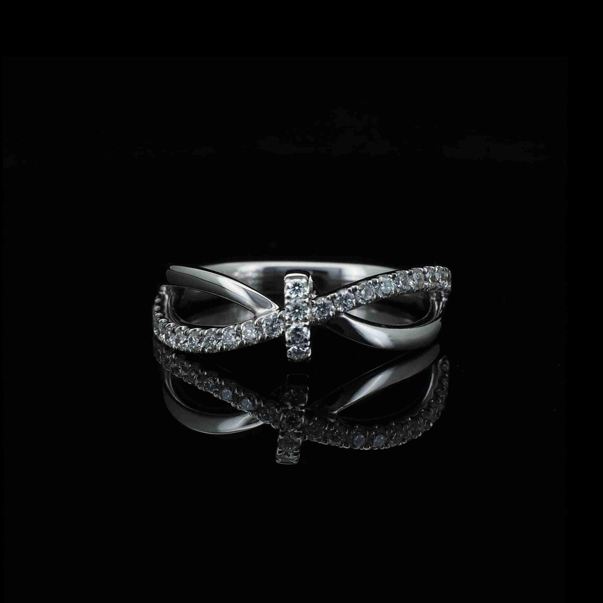 18K Gold Bow Tie Lab Grown Diamond Ring