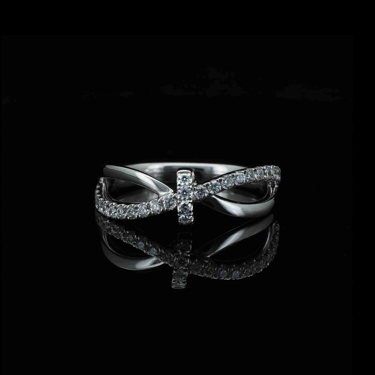 18K Gold Bow Tie Lab Grown Diamond Ring