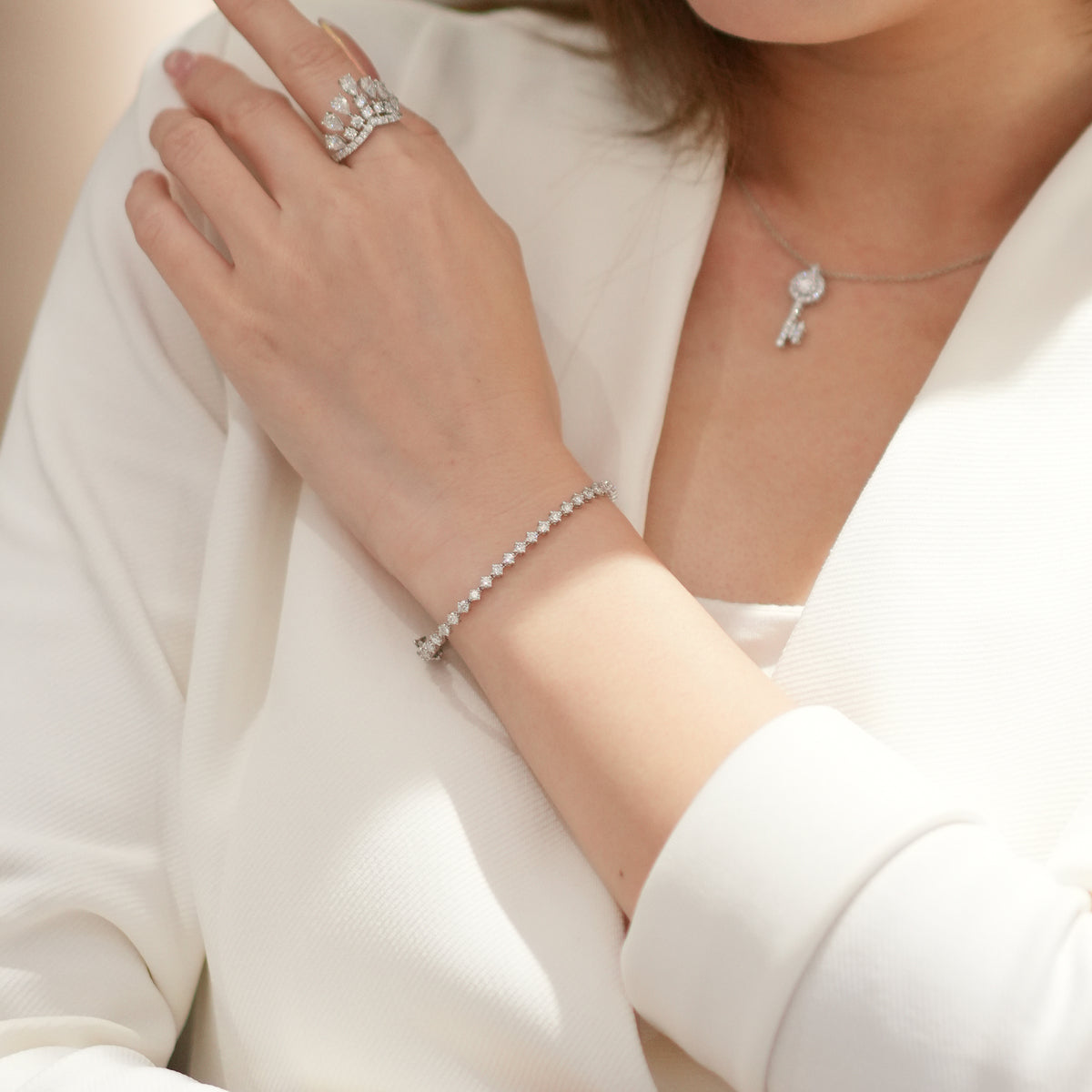 18K White Gold Round Lab Grown Diamond Cross-Set Bracelet
