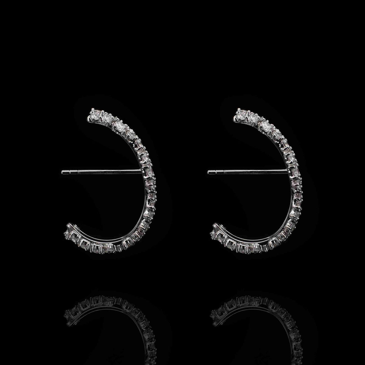 18K White Gold Round Lab Grown Diamond Earrings