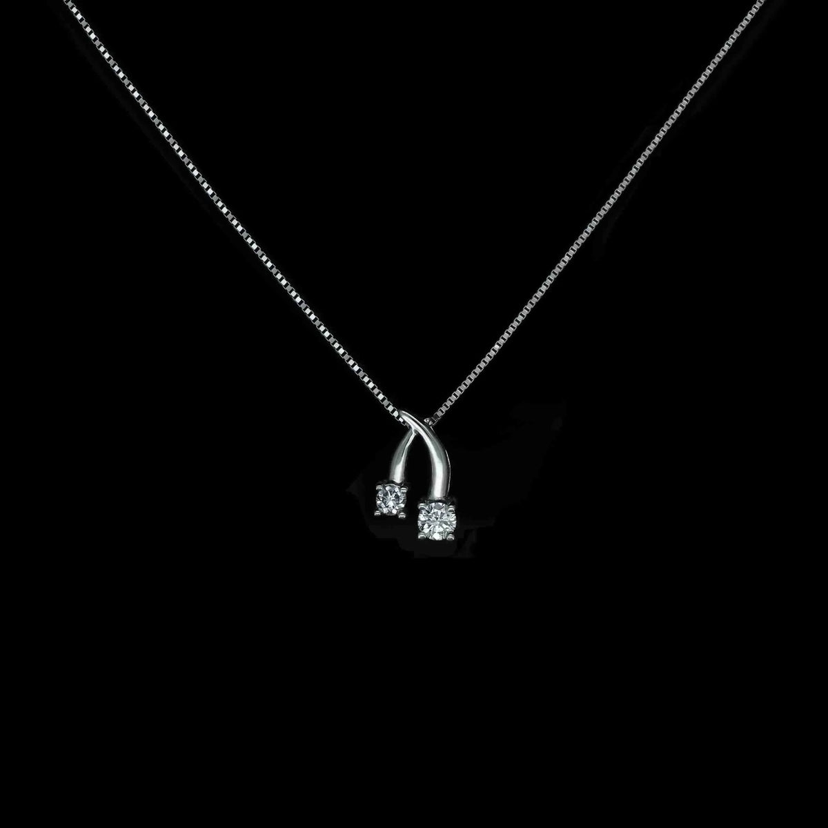 18K White Gold Round Lab-Grown Diamond Pendant