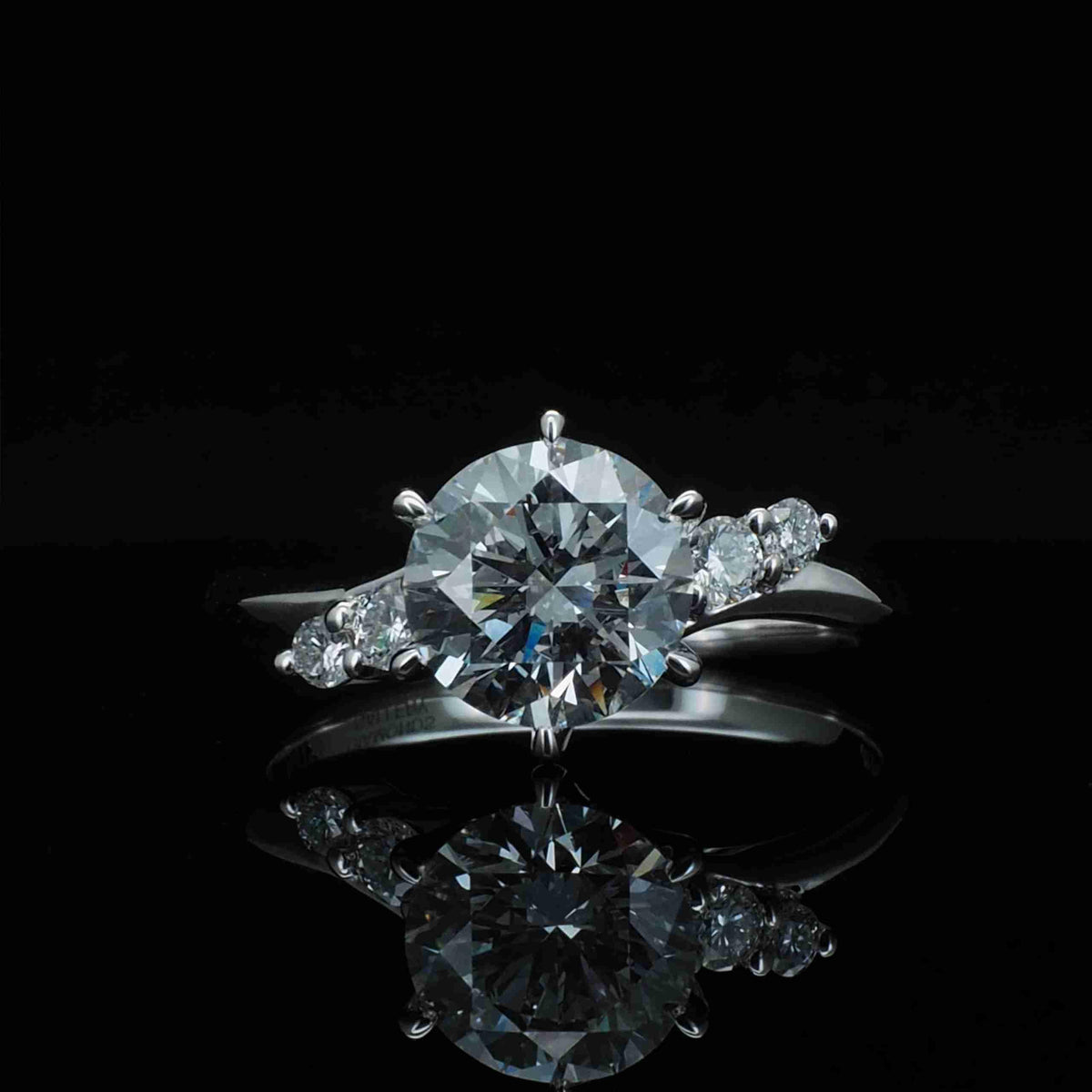 18K/Platinum Saturn Ring Design Ring Setting