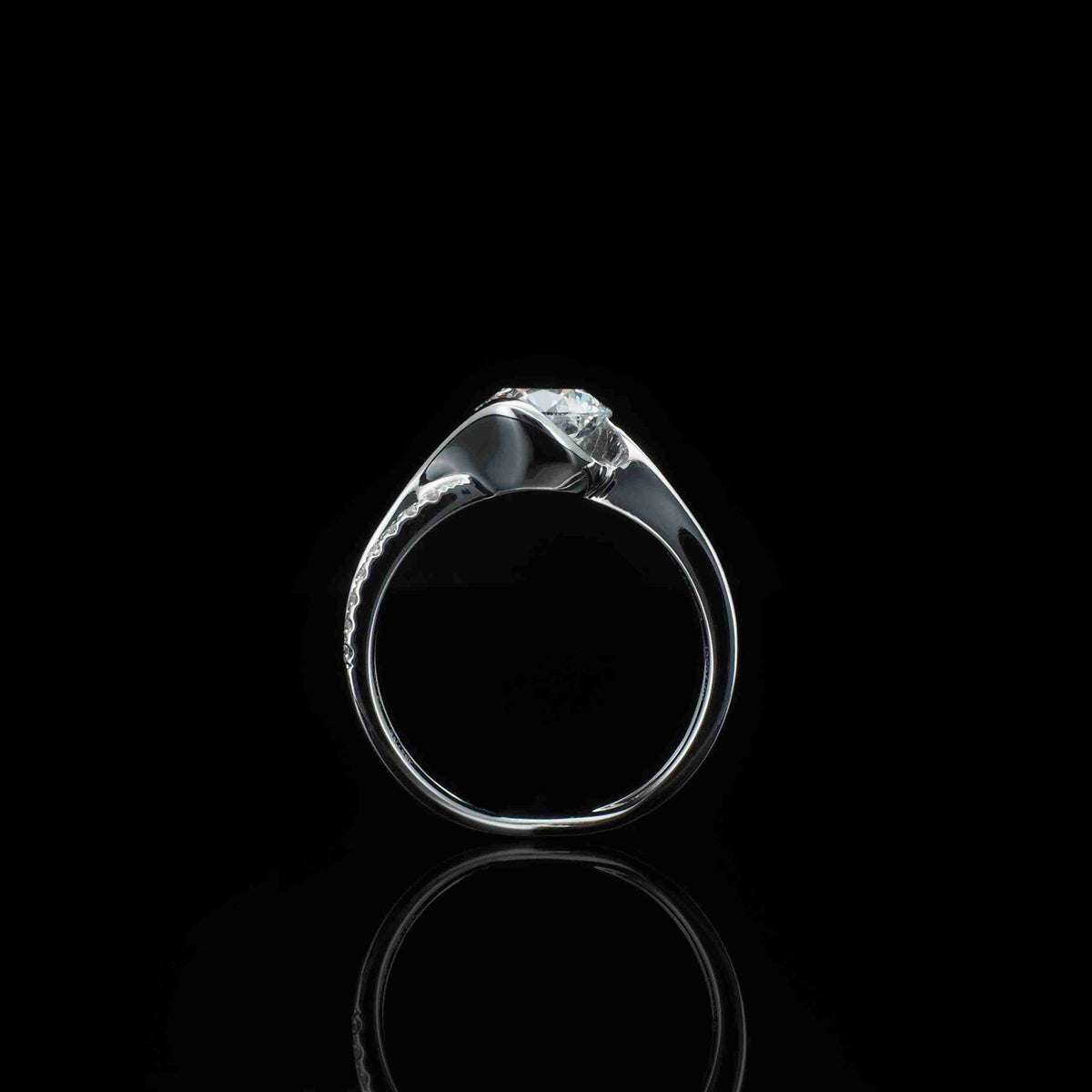 18K/Platinum Intersecting Curve Design Ring Setting