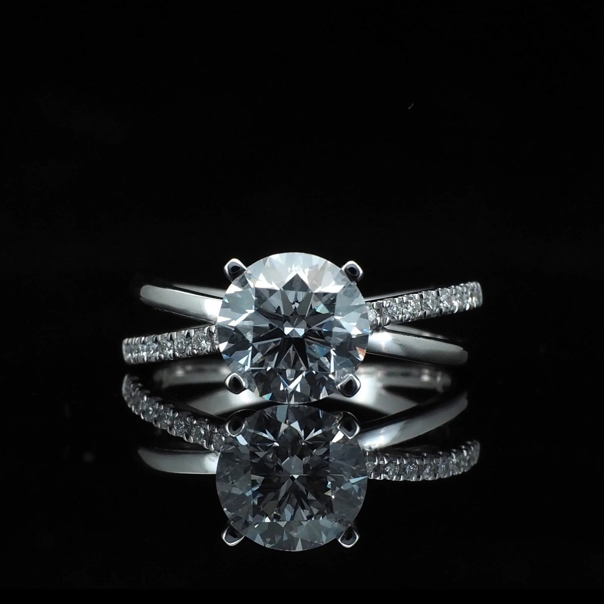 18K/Platinum Interlocking Double-Band Ring Setting