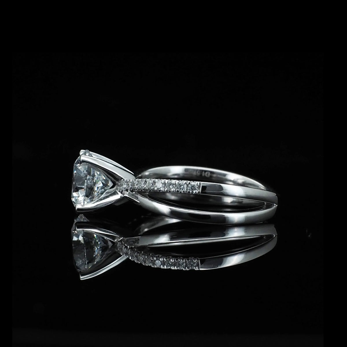 18K/Platinum Interlocking Double-Band Ring Setting