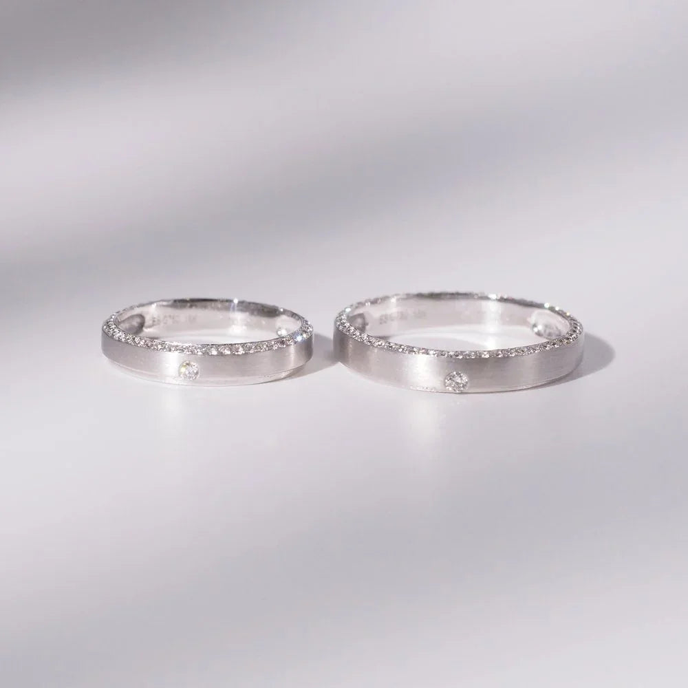 18K/Platinum Matte Diamond Wedding Band Set
