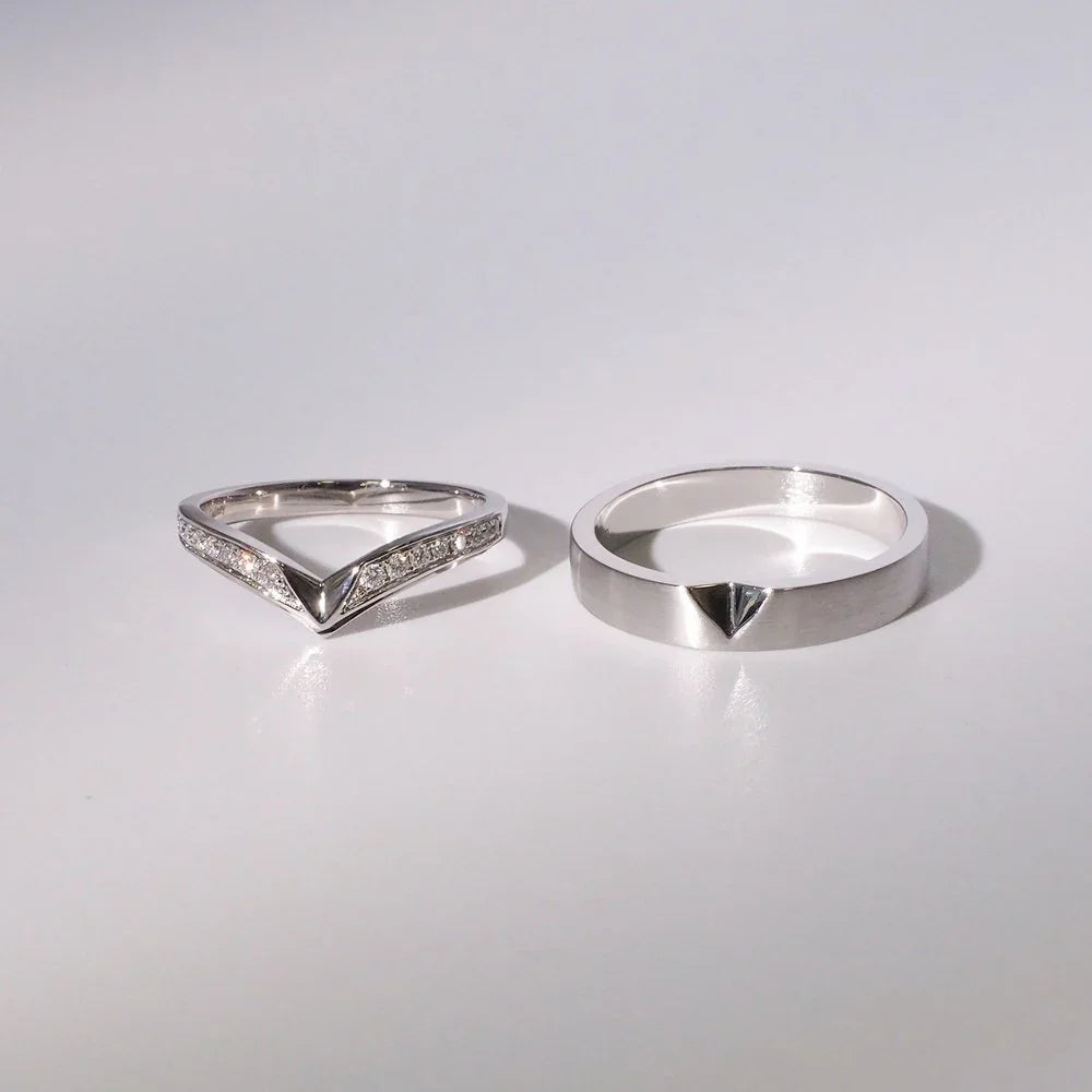 18K Gold/Platinum V-shaped Diamond Couple Ring