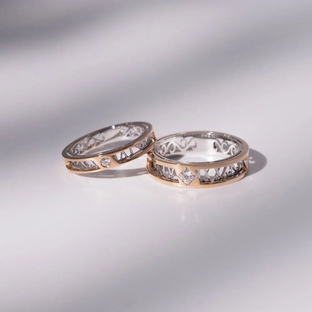 18K Openwork Horse Motif Diamond Couple Rings