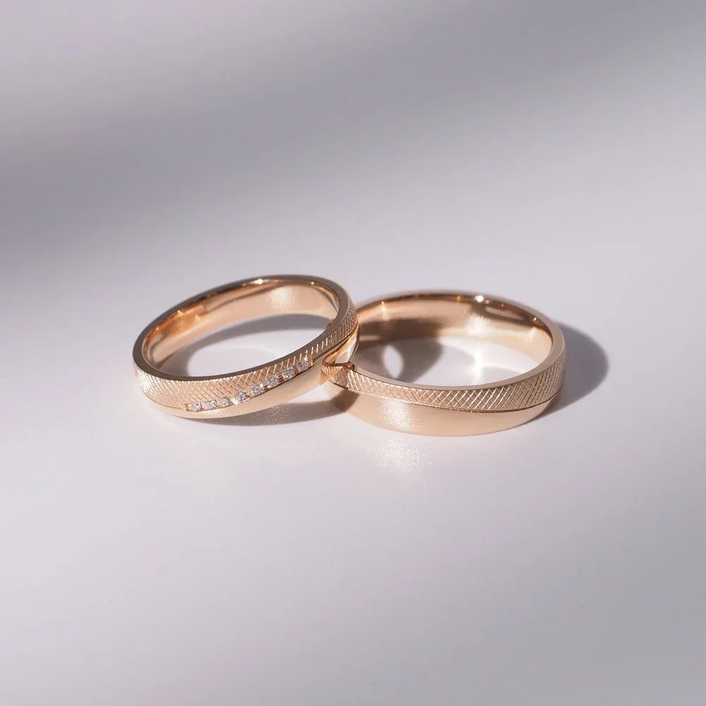 18K Textured Diamond Couple Rings