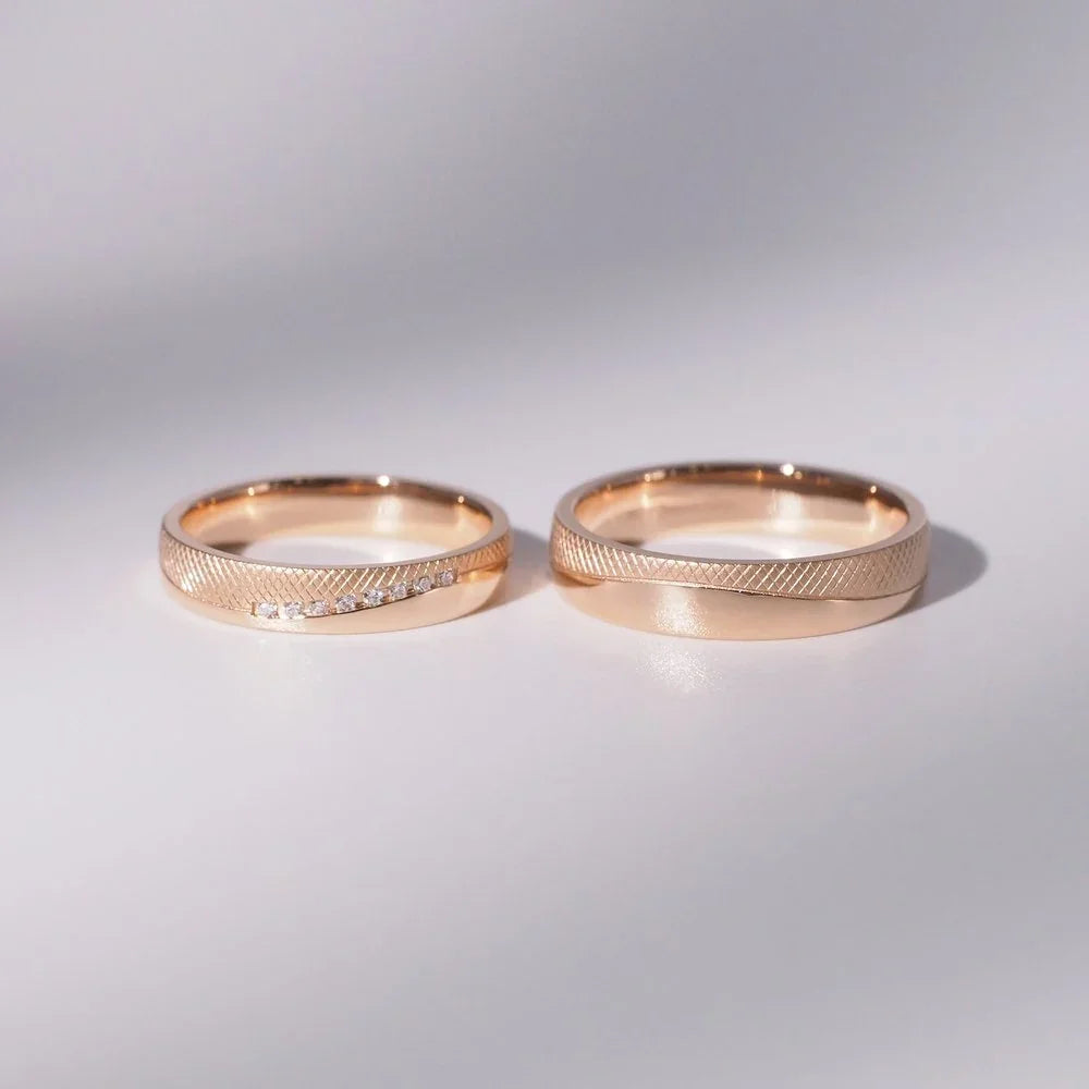 18K Textured Diamond Couple Rings