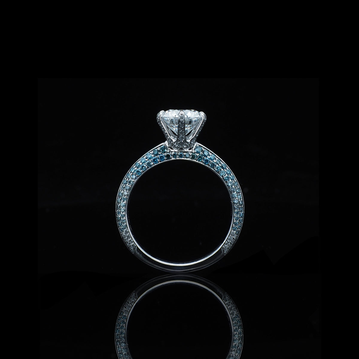 18K/Platinum Gradient Blue Diamond Design Ring Setting