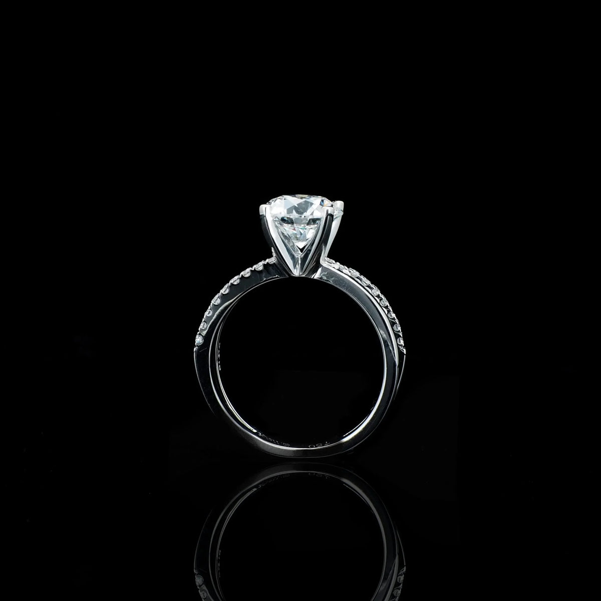 18K/Platinum Interlocking Double-Band Ring Setting