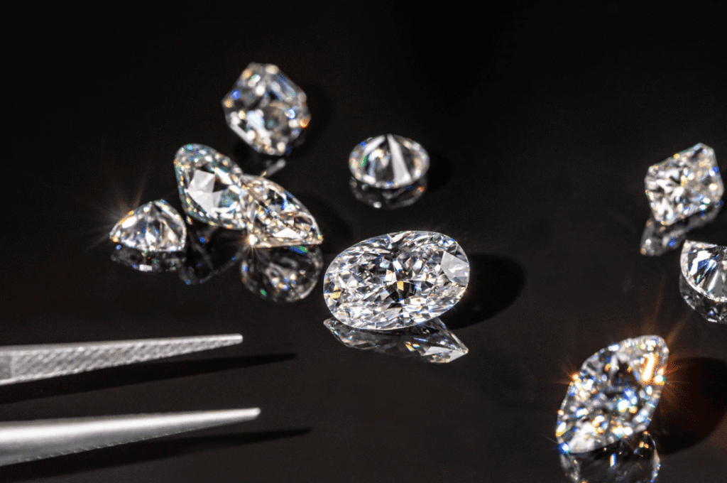 培育鑽石 vs 莫桑石 vs 天然鑽石 Lab-grown diamonds vs. moissanite vs. natural diamonds